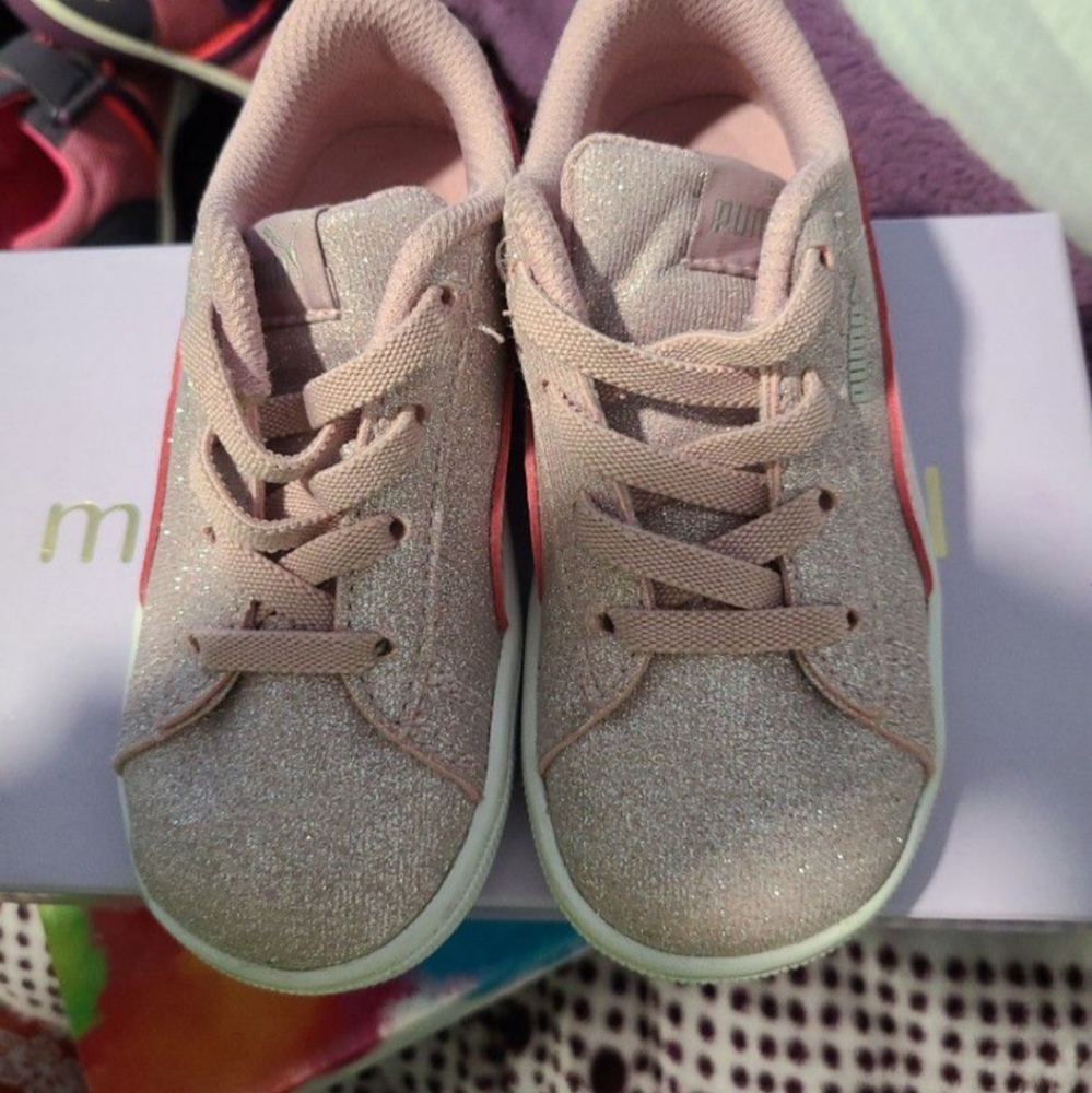 Puma gym shoes for girls size 9C